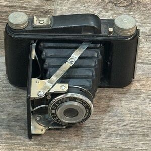 Vintage 1950s Tower Folding Camera 110mm lens​​